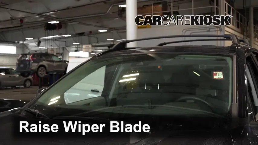 2021 Toyota RAV4 Hybrid XLE 2.5L 4 Cyl. Windshield Wiper Blade (Front) Replace Wiper Blades